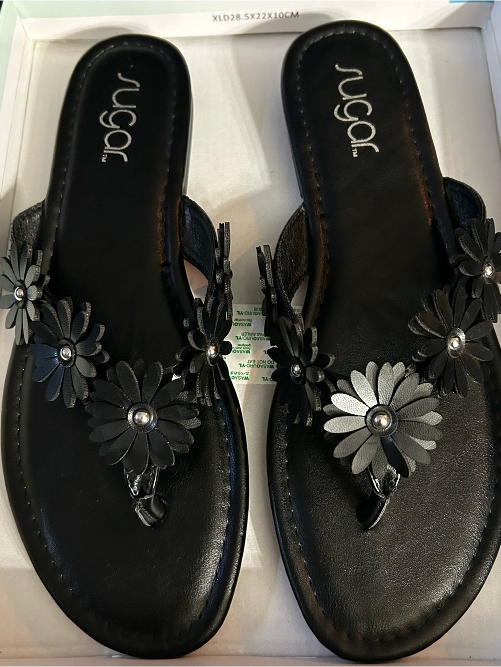 Sugar Finesse Women’s Black Daisy Floral Thong Sandals SZ 9 BNIB - Picture 12 of 14